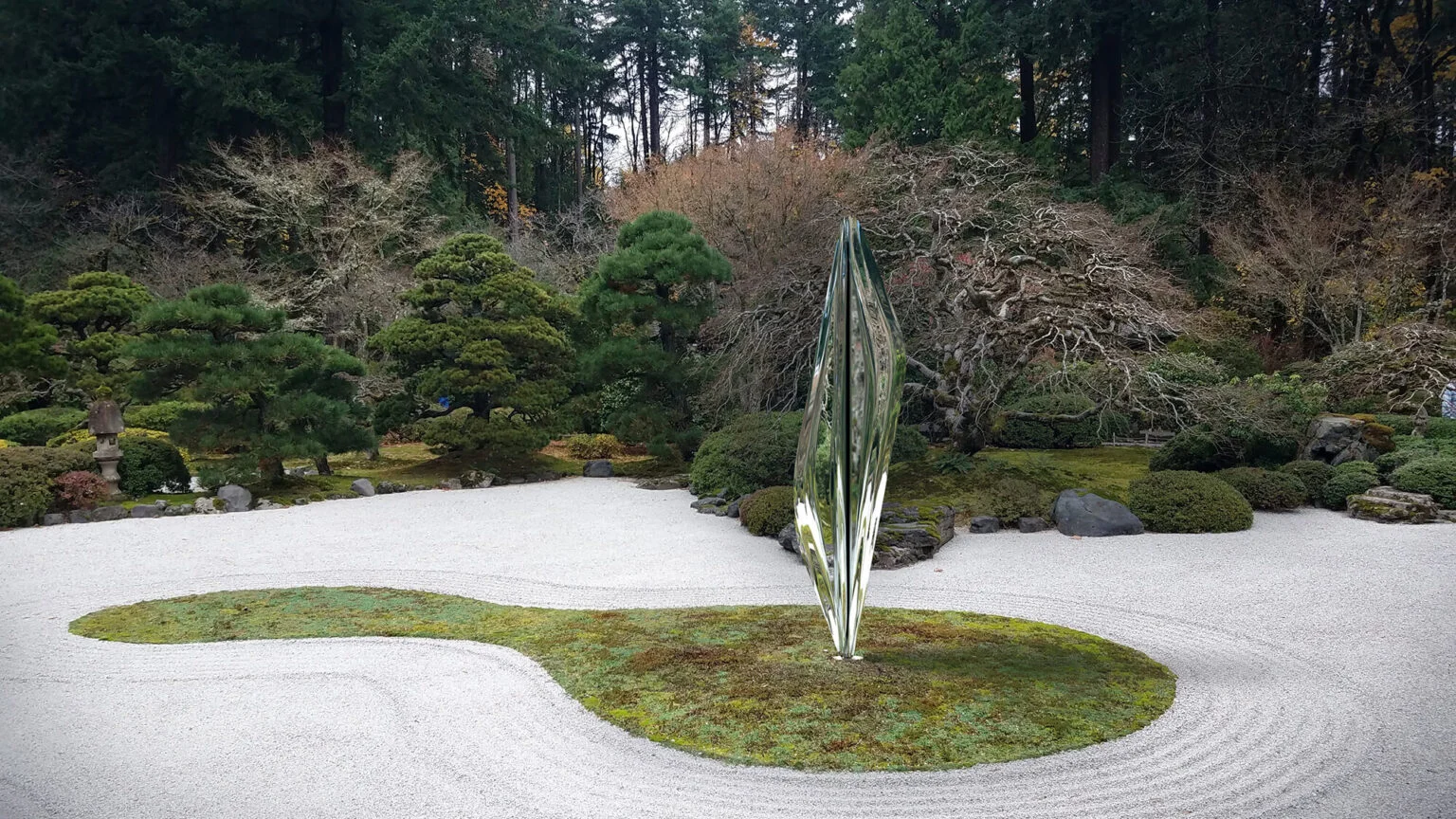 Zieta_NYMPH_inox_polished_4-1536x864.jpg