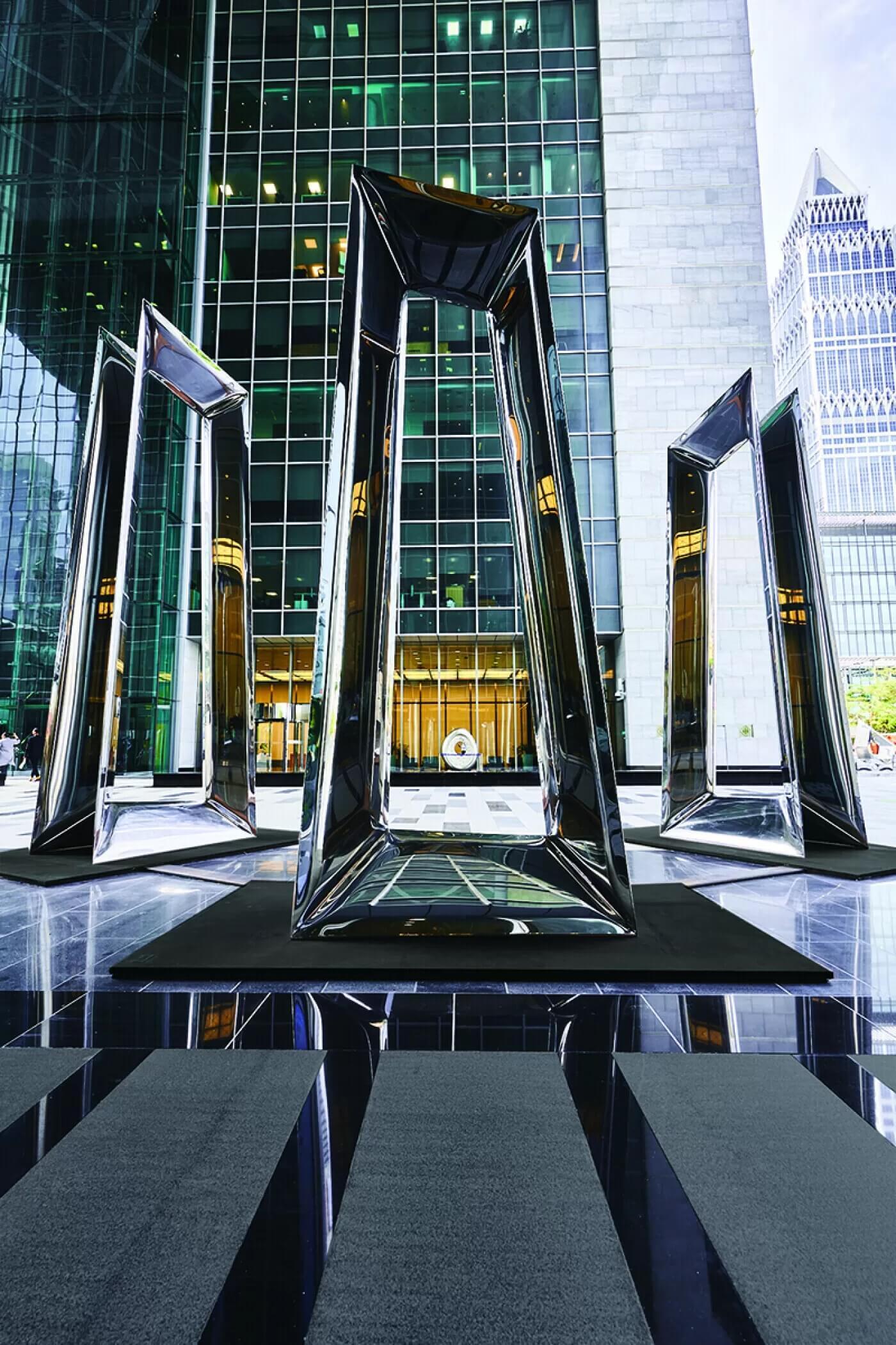 Zieta-Studio-Dubai-2023-Sculpture-Park,-Urban-Crystals-Sculpture-8___larg