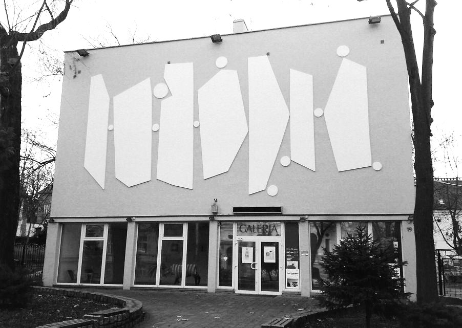 Zielona_Gora,_Al._Niepodległości_19_(Galeria_BWA)-—-kopia
