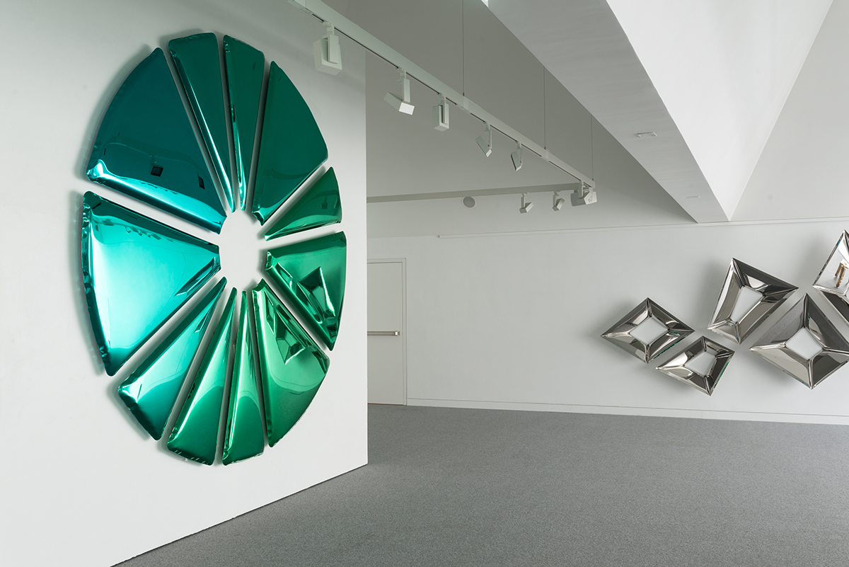 Zieta_NUCLEUS_emerald-sapphire_Gradient_Collection_1_photo_M_Jastrzebski