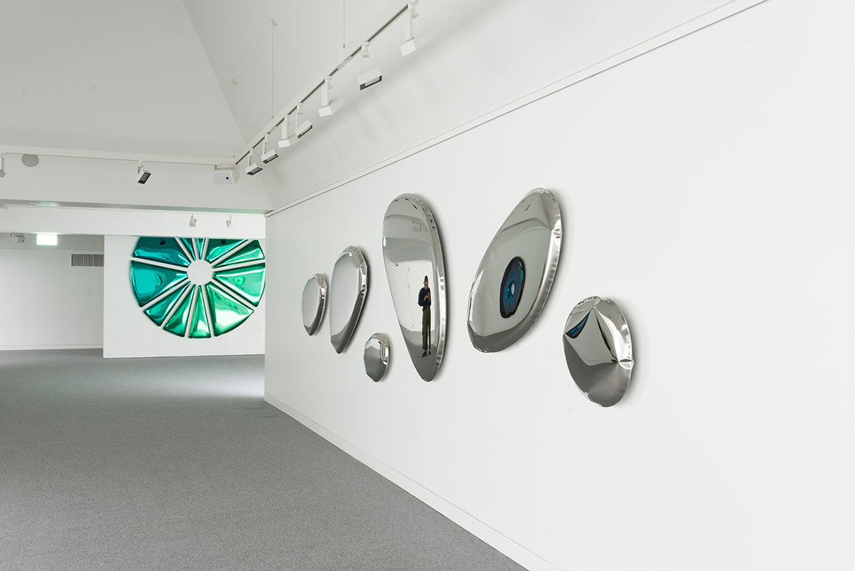 Zieta_NUCLEUS_emerald-sapphire_Gradient_Collection_2__photo_M_Jastrzebski